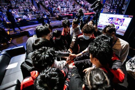 全球PC市场回暖 联想与苹果争夺关税红利